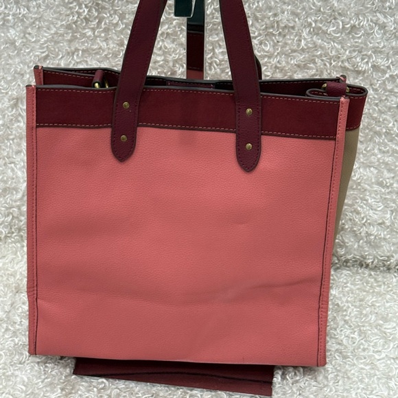 Coach Field Tote 22 Bag - Picture 5 of 16